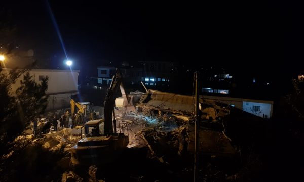 Arrin në 25 numri i viktimave nga tërmeti, vdes në orët e para të mëngjesit një i lënduar