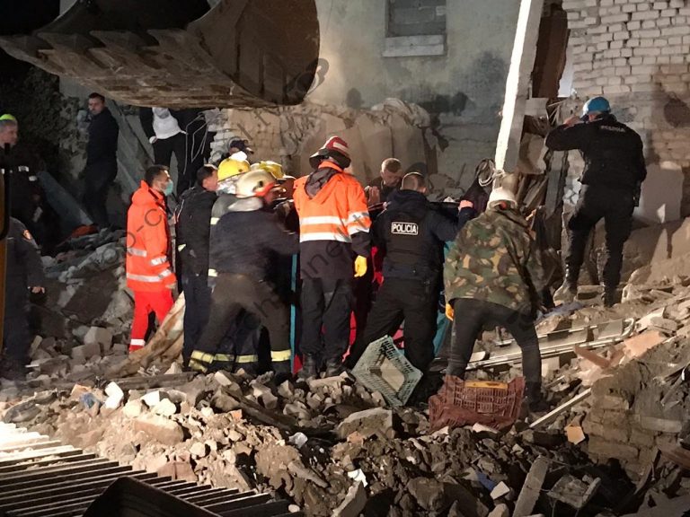 Azerbajxhani 500 mijë euro për të prekurit nga tërmeti në Shqipëri