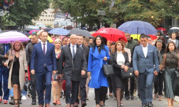 Serbia shpërblen me pozita funksionarët e Listës Serbe