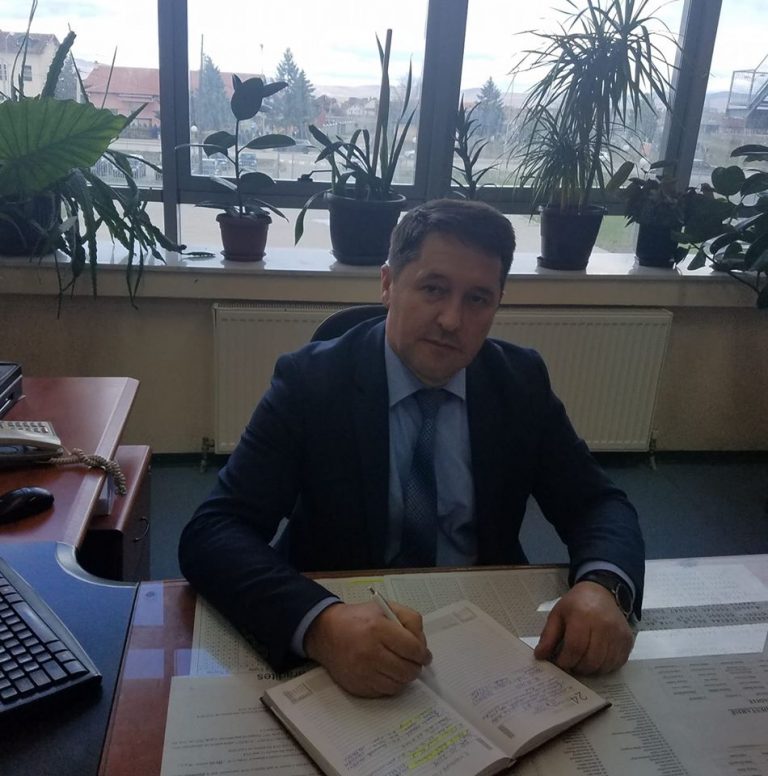 Drejtori Semir Gashi demanton lajmet rreth tij