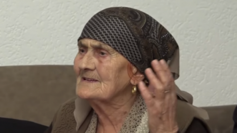 Lokja nga Lipjani që iu vranë 5 meshkuj të shtëpisë rrëfen se si e shau serbin në sy