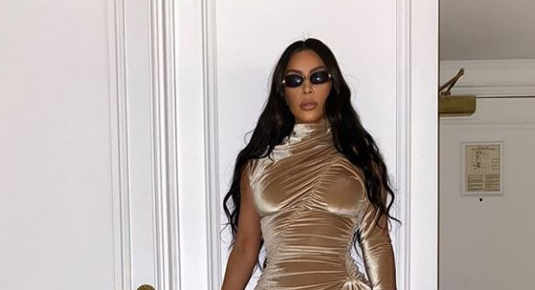 Kështu dukej Kim Kardashian në vitet e 90’