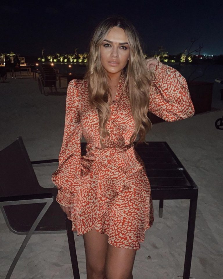Ariana edhe në Maldive po i çmend të gjithë