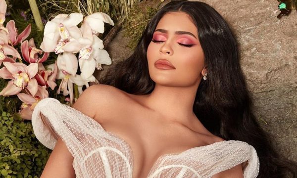 Kylie Jenner, bukuroshja tërheqëse e fjetur