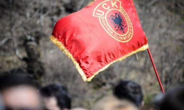 Nesër protesta në Hagë, 100 slogane shprehin revoltën (VIDEO)