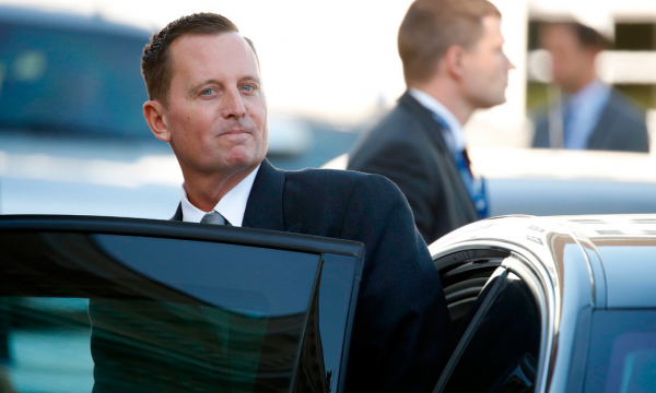 Grenell thotë se po merr komente që është gay, “kjo duhet të dënohet”