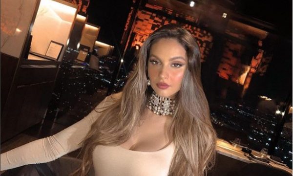 Kur ai i kërkon foto ‘nudo’! Oriola Marashi ndezi rrjetin me postimin e fundit