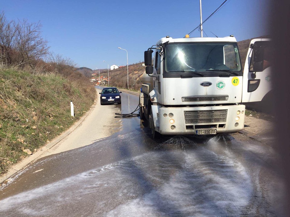 Komuna: Është bërë dezinfektimin e shtëpisë së personit të prekur me Covid-19, tacionit Policor, dhe rrugëve në fshatin Janjevë