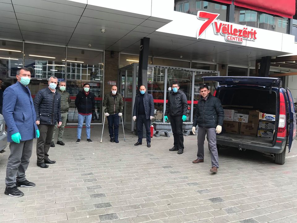 KBI-Lipjan dhe Shoqata Bereqeti dërgojnë pako ushqimore dhe miell në Janjevë, zonë e cila është në karantinë