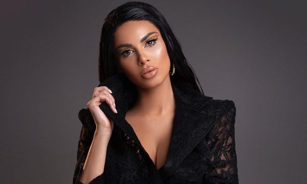 Luana pyet fansat për këngën “Pa panik”