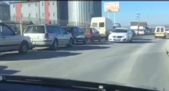 Rradhë të gjata për furnizim me miell në Lipjan