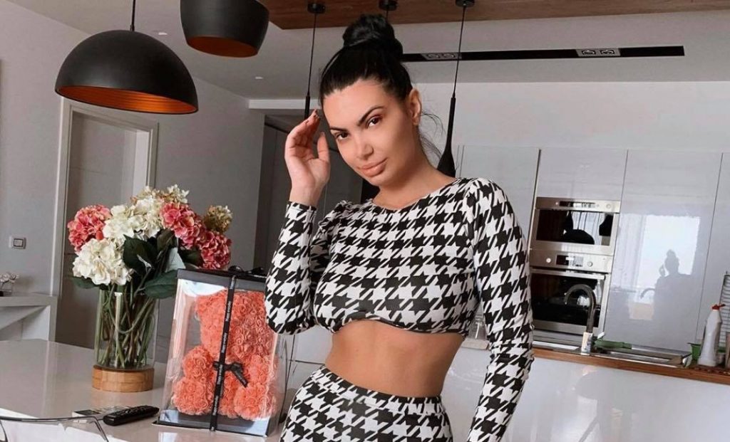 Zaimina ‘guxon’ të shfaqet edhe pa grim, ja si duket