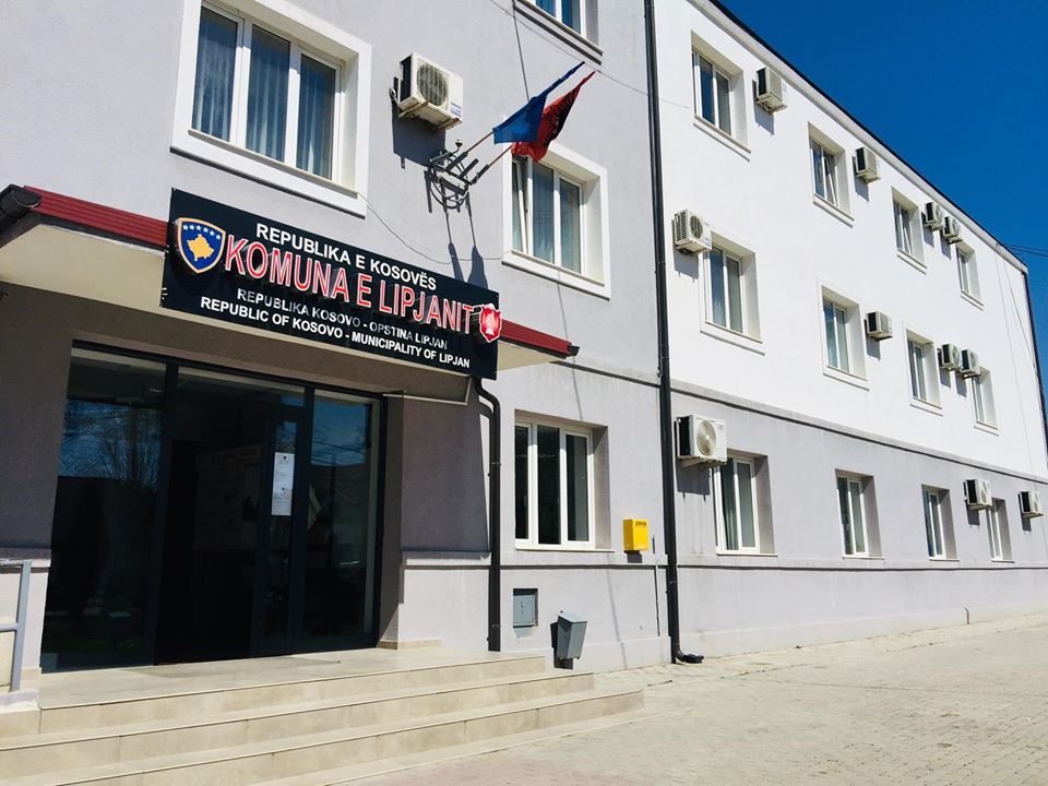 Kryetari Imri Ahmeti ngushëllon familjen Ahmeti nga Resinovci