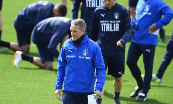 Vieri, i kënaqur me Italinë e Mancinit