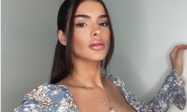 Arbenita Ismajli pas lindjes së vajzës i i rikthehet punës si modele