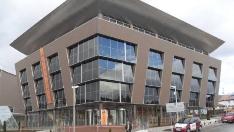 Ministria e Arsimit jep detaje për vendimin e Qeverisë për shkollat