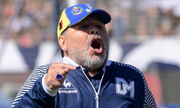 Zyrtare: Stadiumi i Napolit merr emrin Diego Armando Maradona