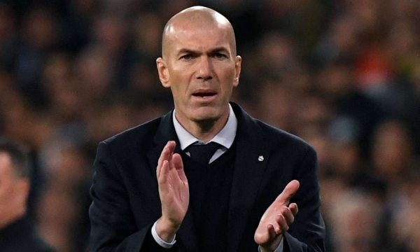 Zidane nis të marrë frymë lirshëm!
