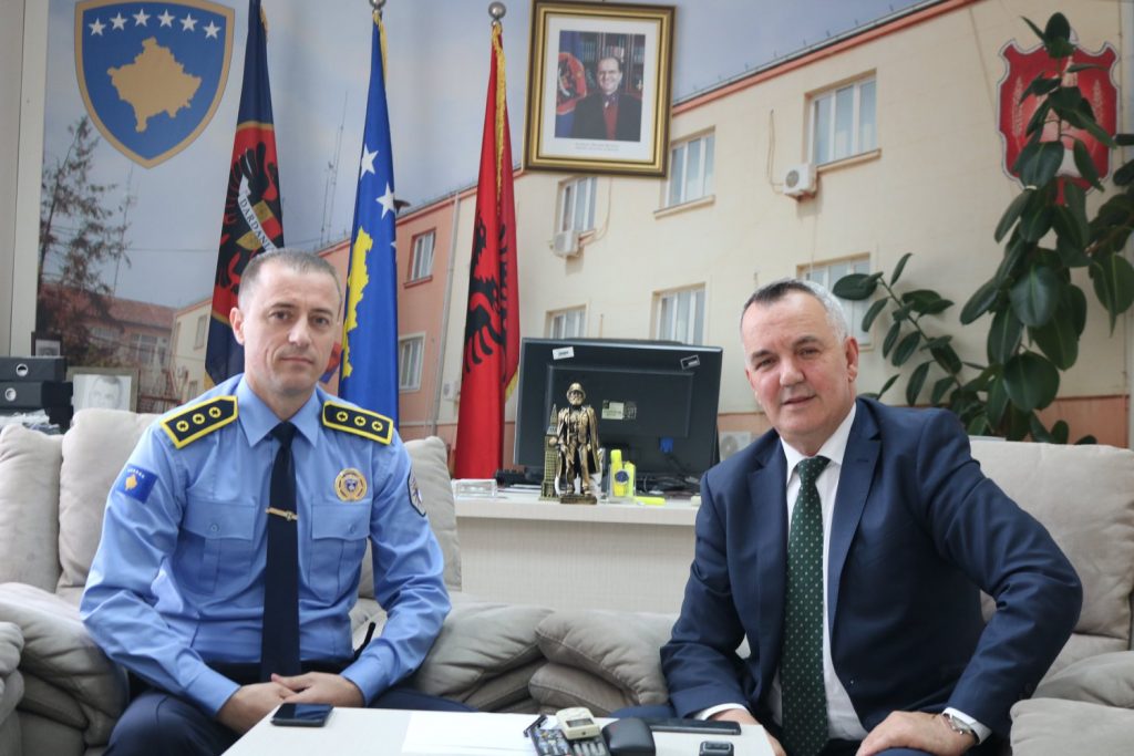 Kryetari Ahmeti e Komandanti Bytyqi apelojnë tek qytetarët që mos të dalin pa nevojë