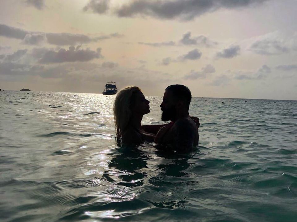 Marina ndan momente romantike nga pushimet me Getin