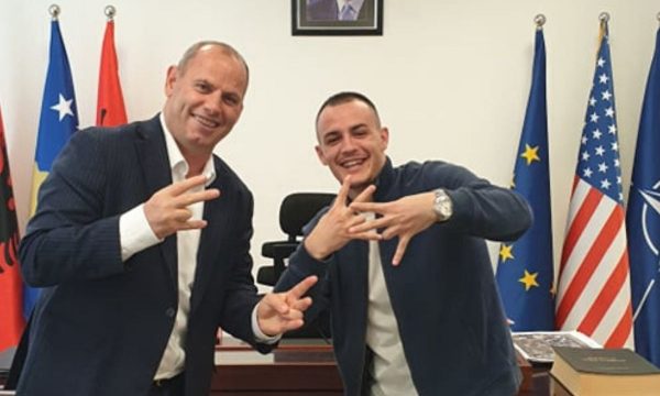 Don Xhoni takohet me Ramiz Lladrovcin, i thotë se do ta bëj krenar Drenasin