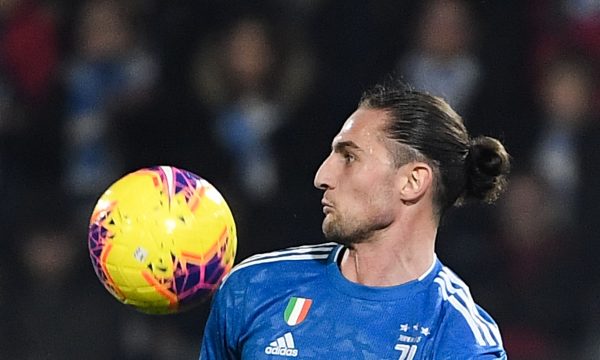 Arsenali hyn në garë për Rabiotin