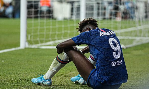 Ylli i Chelseat i frikësohet kthimit të Premierligës: Babai im vuan nga astma