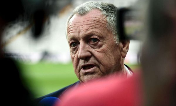 Aulas i shkruan letër qeverisë franceze: Le të rinisë Ligue 1