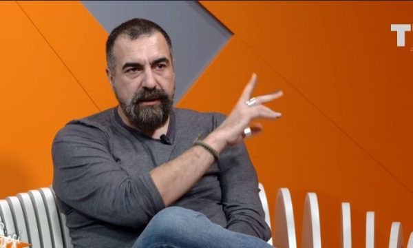 Që nga arsyeja e ndarjes me gruan e parë, te takimi me Nitës, Fisnik Ismajli tregon jetën nëpër vite
