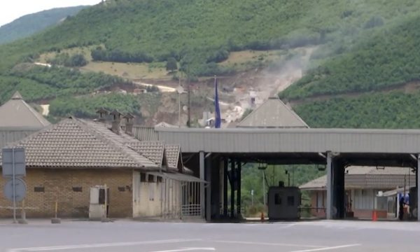 Maqedonia nuk e hap kufirin me Kosovën