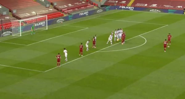 Liverpooli në epërsi kundër Palace, me gol të çmendur nga Arnold