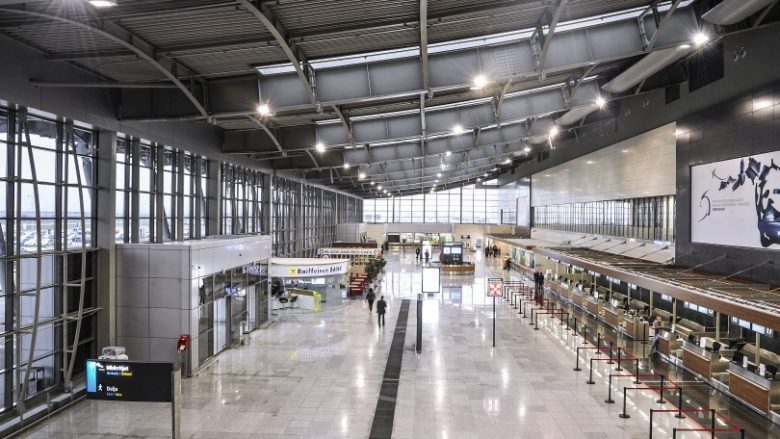 200 mijë pasagjerë më pak se në vitin e kaluar në Aeroportin e Prishtinës