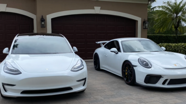 Tesla Model 3 mposht Porsche 911 në garën automobilistike