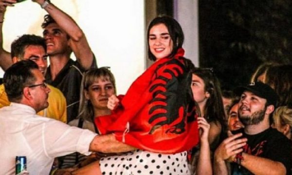 Dua kujton dëbimin e shqiptarëve: 21 vjet nga spastrimi etnik që forcat serbe kryen në Kosovë