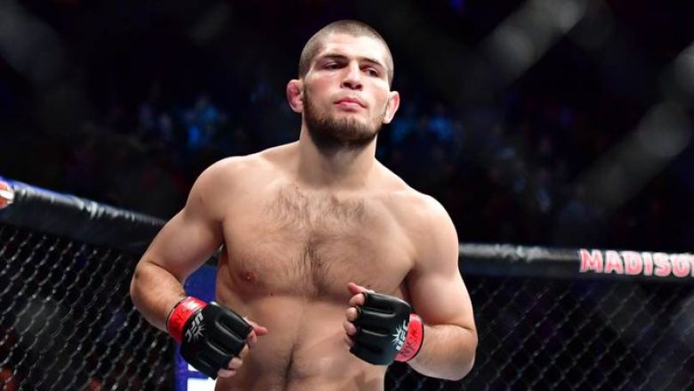 Khabib Nurmagomedov i gatshëm të zhvillojë super-meçin me kampion e pamposhtur të peshave të lehta Alexander Volkanovski