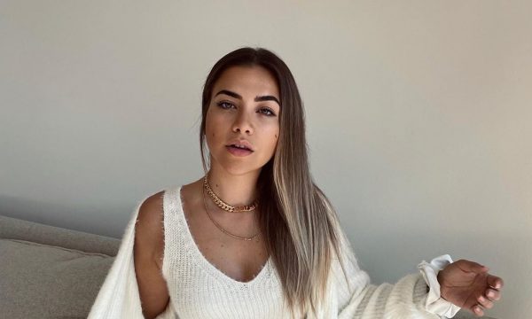 E dashura e Ledrit, përsëri me foto seksi