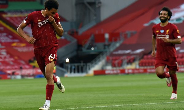 Liverpooli vetëm dy pikë larg titullit në Premierligë, pas fitores bindëse ndaj Crystal Palace