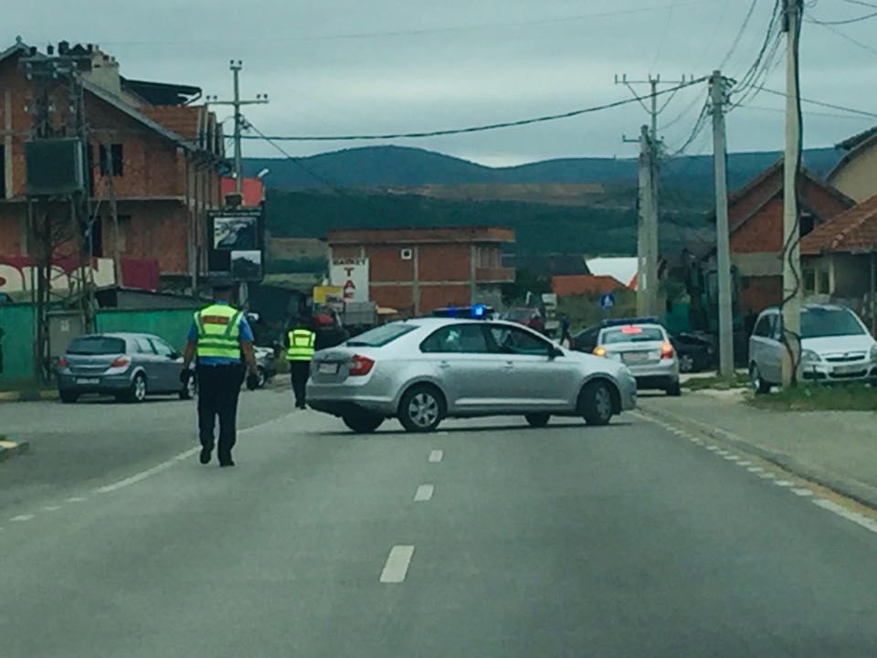 Tri vetura përfshihen në një aksident në Torinë të Lipjanit