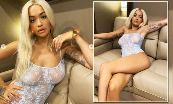 Rita Ora publikon foto me bikini, ndjen nostalgji për kohën e plazhit