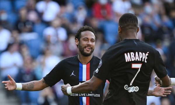 Fitore me spektakël në ndeshjen e parë me tifozë pas pandemisë – shënuan Neymar, Mbappe…!