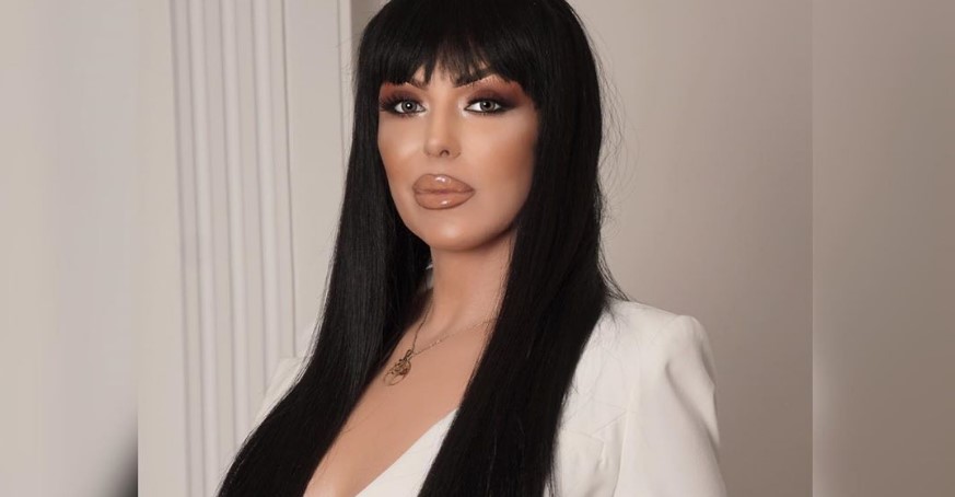 Arta Bajrami pozon atraktive