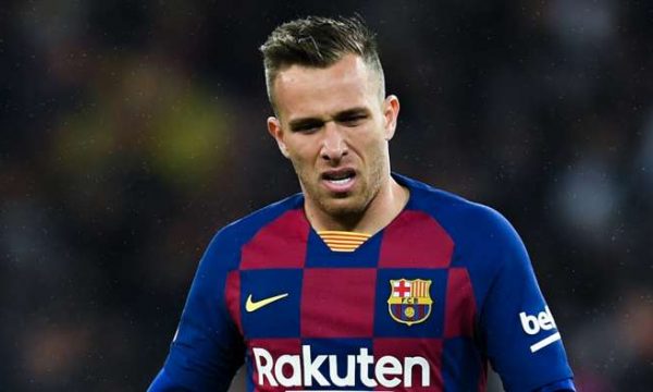 Arthur s’pranon të luajë më për Barcelonën, ik në Brazil