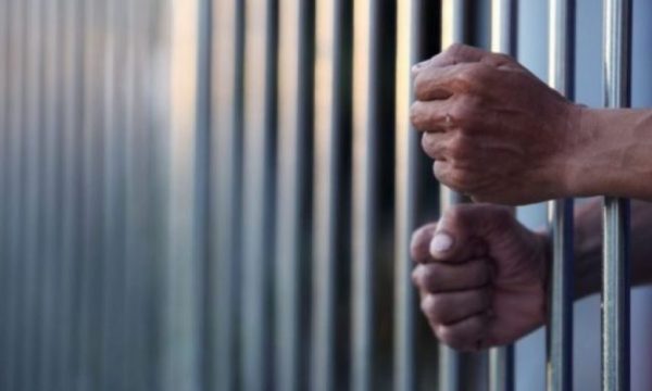 Kërkohet paraburgim për shtetasin e Shqipërisë që theu 9 shtëpi në Gjakovë