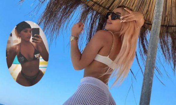 Tayna vishet me bikini, provokon duke filmuar trupin nga afër në pasqyrë