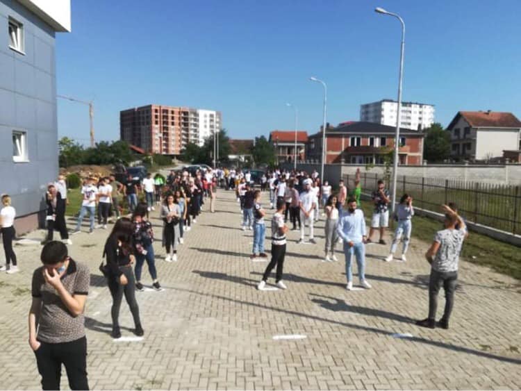 1080 maturant lipjanas iu nënshtruan Provimit të Matures Shtetërore