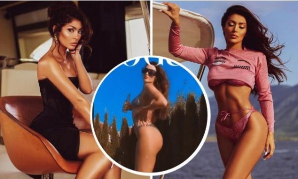 Nora në bikini me lëvizje provokuese nga oborri i shtëpisë