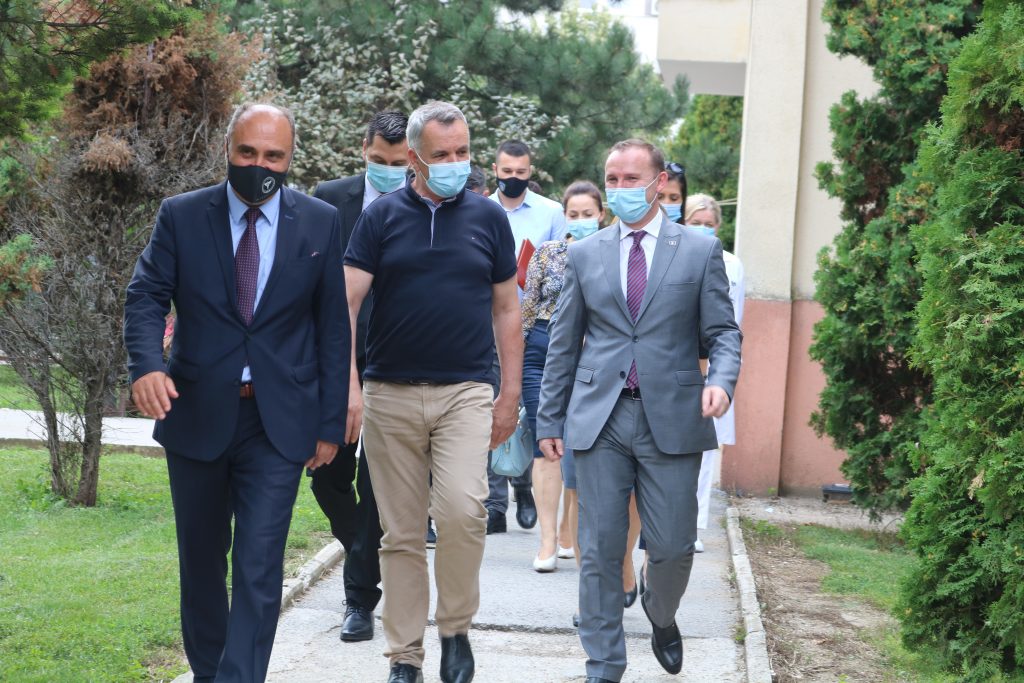 Kryetari Ahmeti dhe Ministri Zemaj diskutojnë rreth situatës së krijuar Covid-19