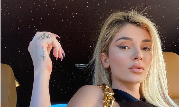 Era Istrefi rikthehet me ‘twerk’ para kamerës