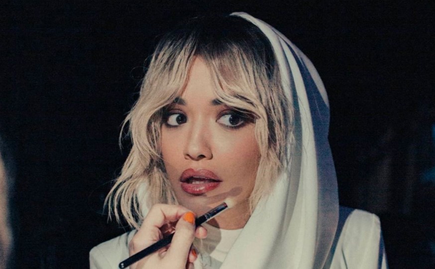 Rita Ora, ëndërron sikur po del për qejf, në kohë pandemie