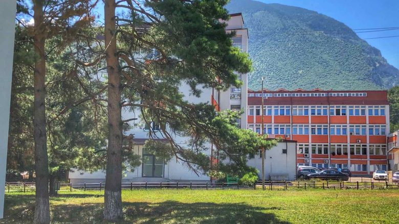 Mbyllet përkohësisht lokali në Pejë, ankohet pronari: Punëtorët nuk je as që i largon as që i mban!